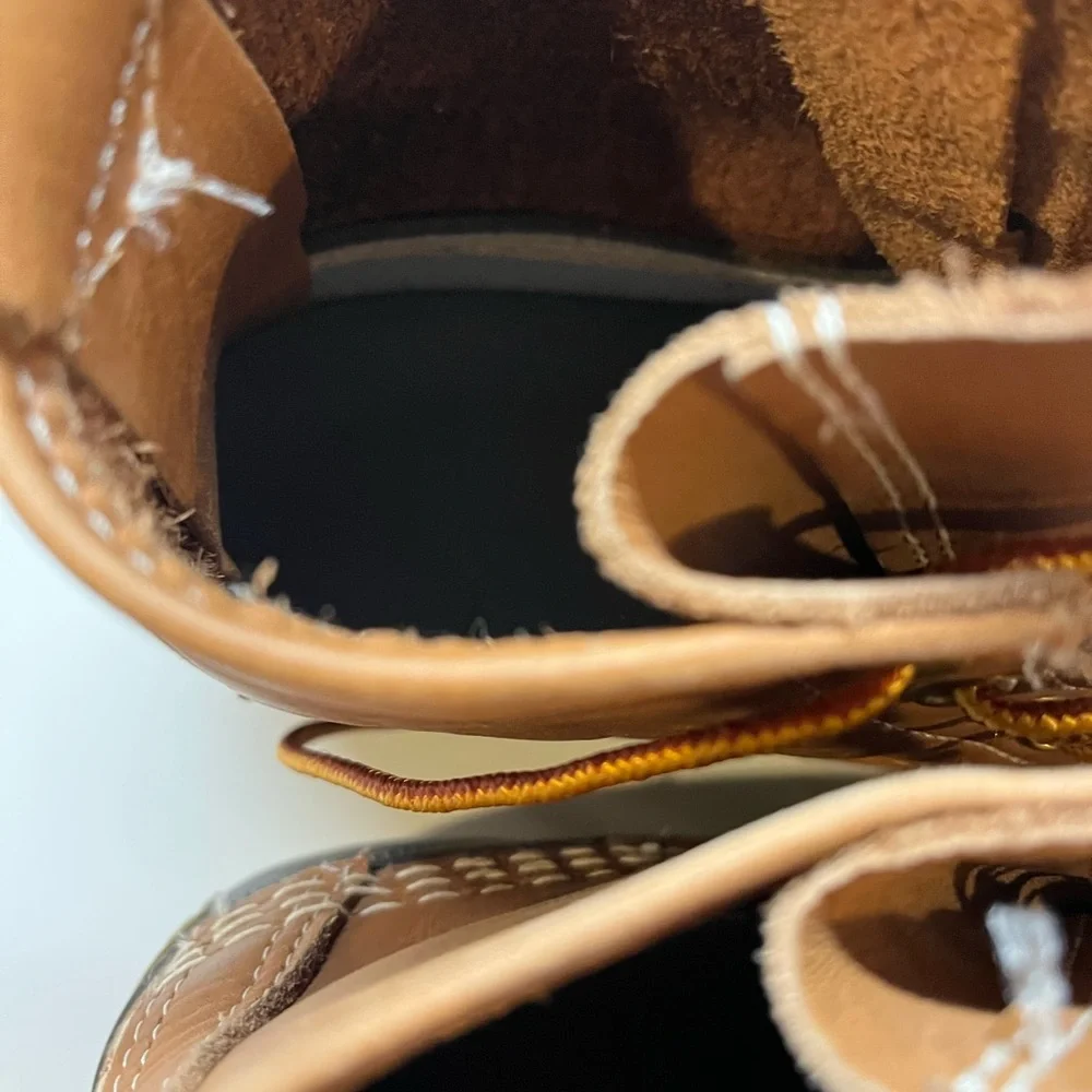 L.L.Bean kids Bean boots 8 inches insulated like new condition size 5 M - Picture 7 of 11